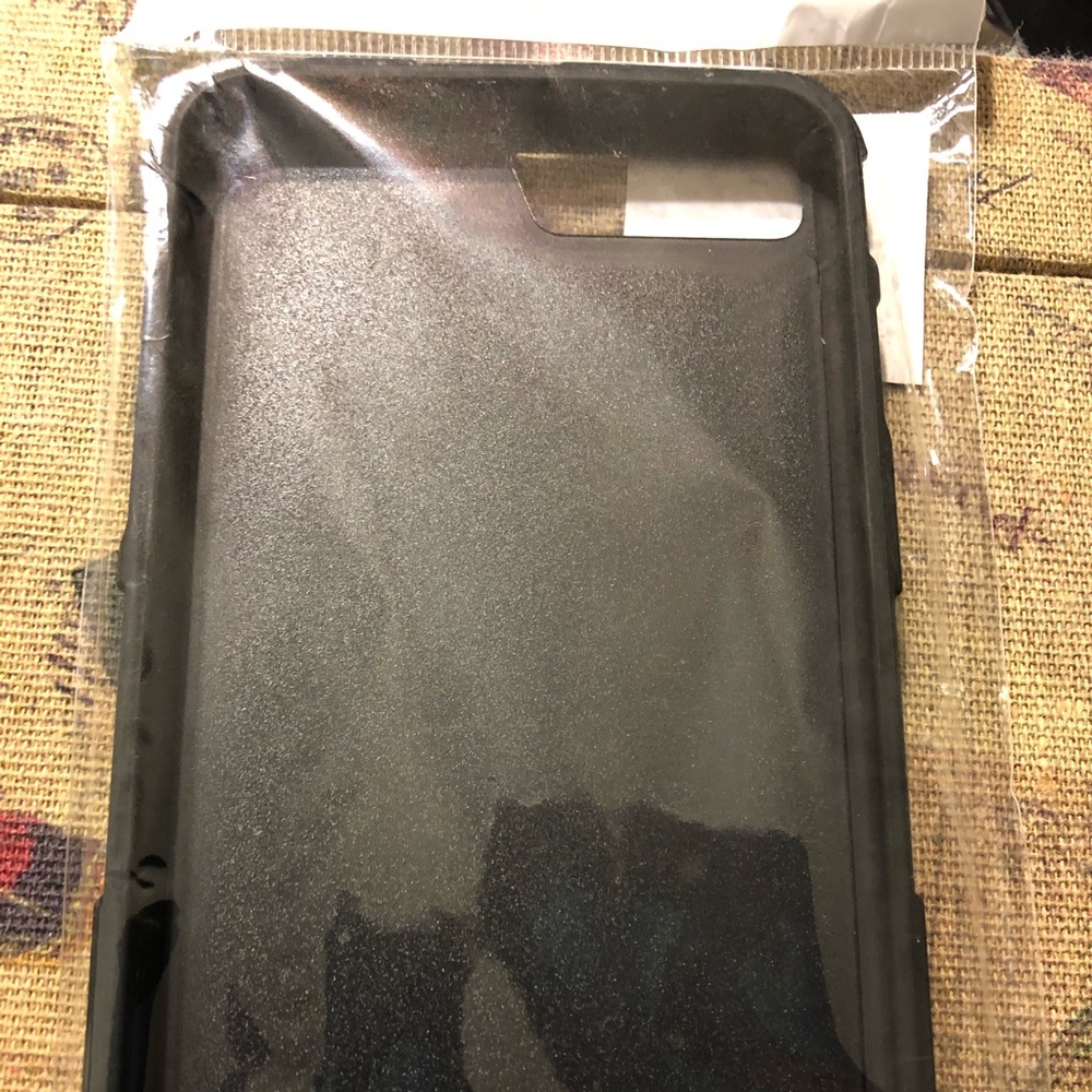 IPHONE CASE - Picture 3 of 5